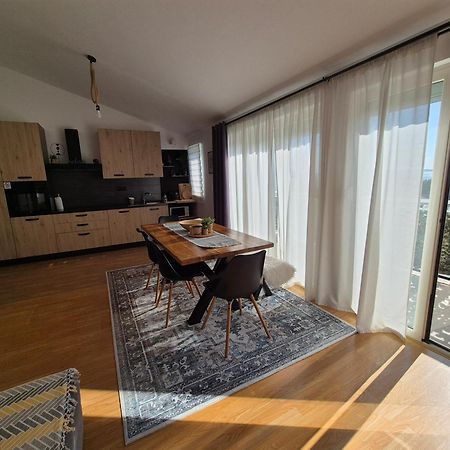 Apartment Near The Sea-Self Check-In Подстрана Экстерьер фото