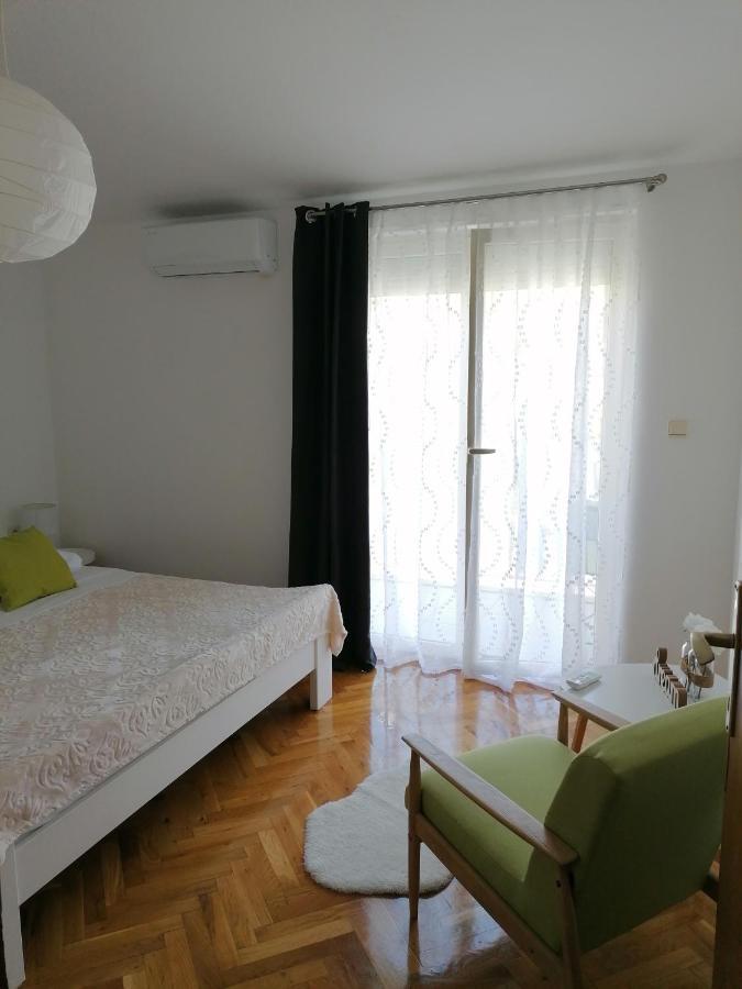 Apartment Near The Sea-Self Check-In Подстрана Экстерьер фото